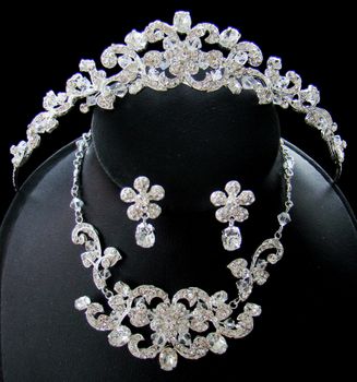 Couture Crystal Display –***Price is Necklace earring set only****