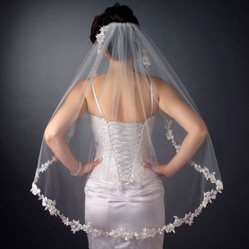Opulent Lace Veil – Gold Edition #0179